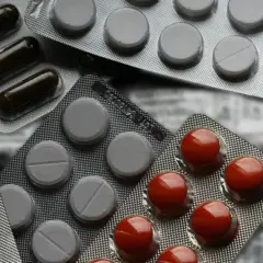 Czy można przewozić leki w bagażu podręcznym? Sprawdź zasady i ograniczenia