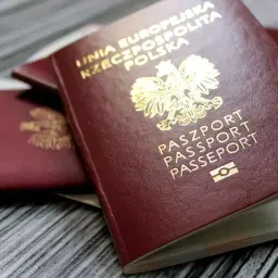 Pasztporty Unii Europejskiej. Czy do Francji potrzebny jest paszport? Tak, jeśli nie jesteś obywatelem UE.