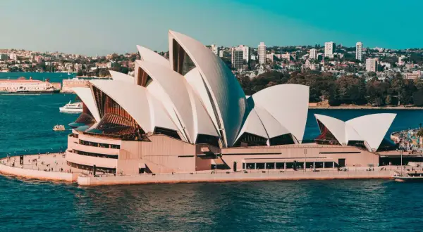 Sydney Opera House, symbol Australii. Po szczepieniach można bezpiecznie zwiedzać świat.