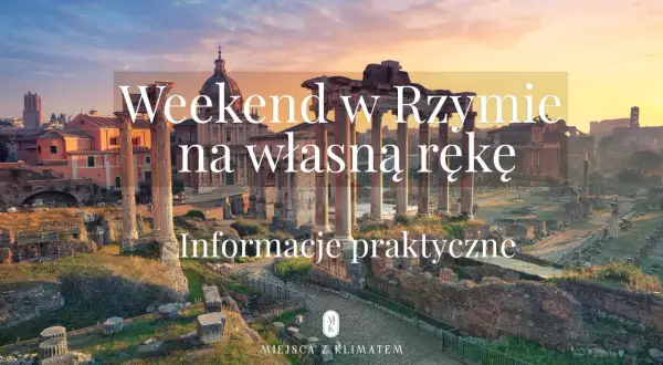 Rzymskie ruiny o zachodzie słońca. Idealna pogoda w Rzymie w listopadzie na zwiedzanie.