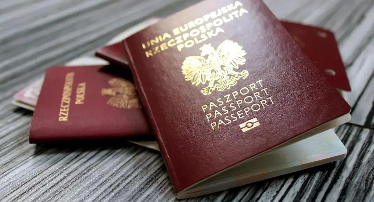 Czy do Francji trzeba mieć paszport? Kiedy wystarczy dowód